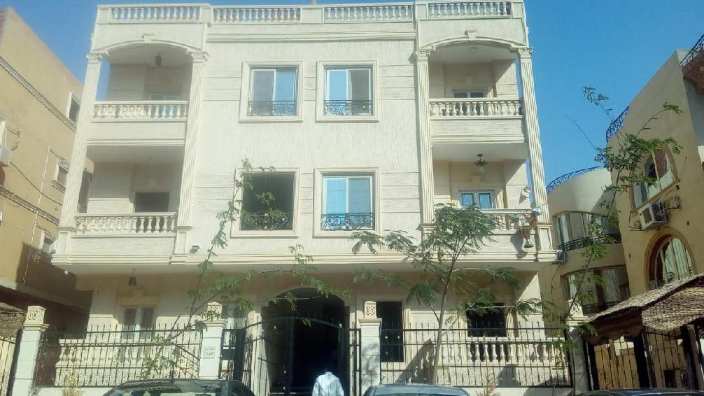 Duplex With Garden, At Compound Amn Am New Cairo..