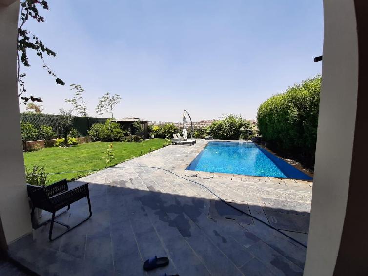 Deluxe Villa with Pool for sale Stone Park